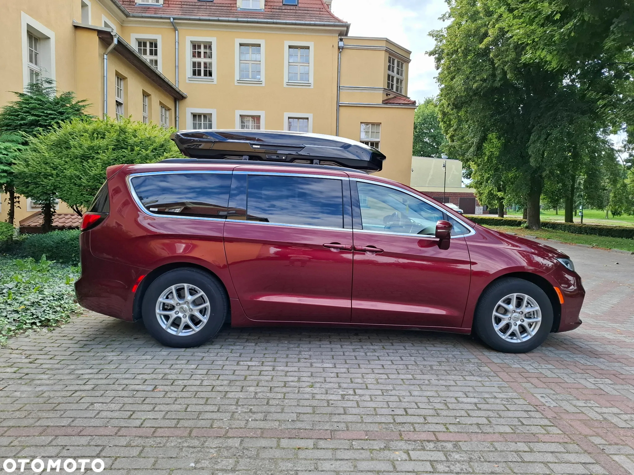 Chrysler Pacifica - 2