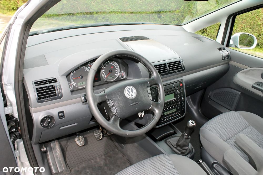 Volkswagen Sharan 1.9 TDI 4Motion Exclusive Edition - 11