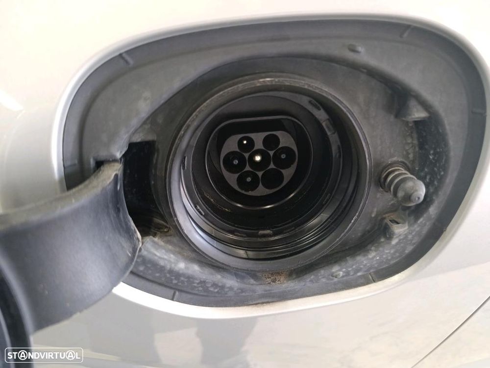 Volvo XC 60 2.0 T6 PHEV Core - 11