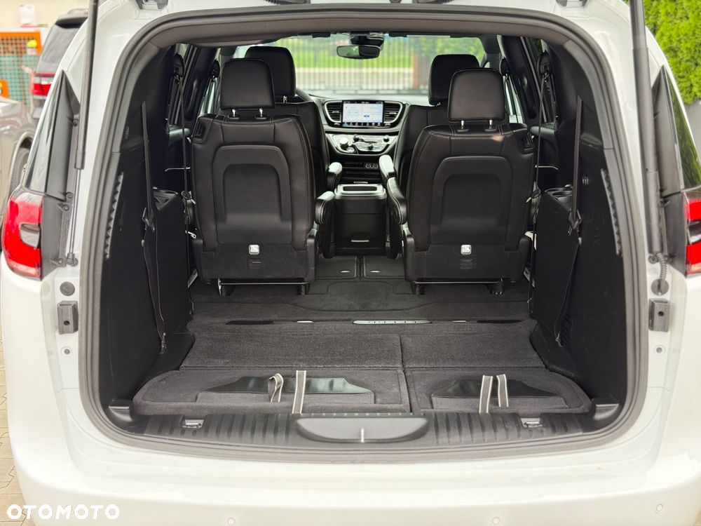 Chrysler Pacifica - 19