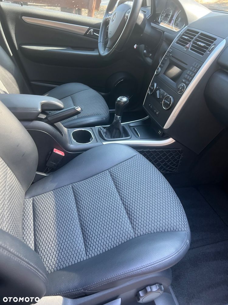 Mercedes-Benz Klasa A 180 BlueEFFICIENCY Avantgarde - 23