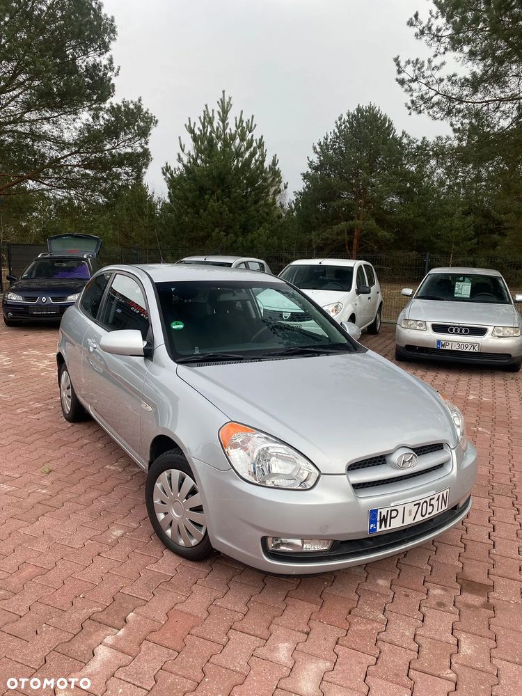 Hyundai Accent 1.4 GL - 2