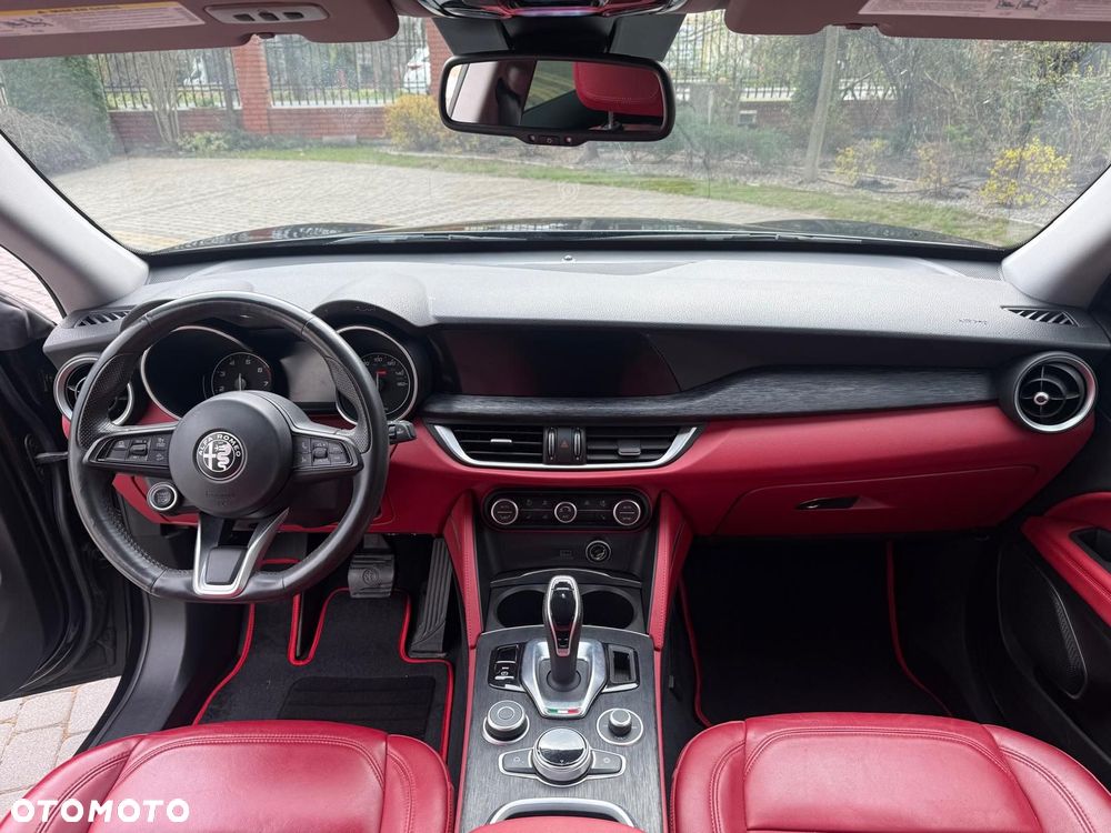 Alfa Romeo Stelvio - 19