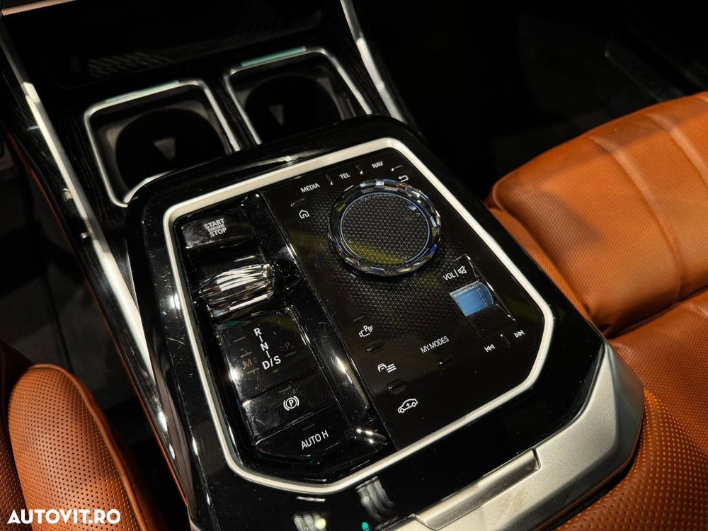 BMW Seria 7 740d xDrive MHEV - 33