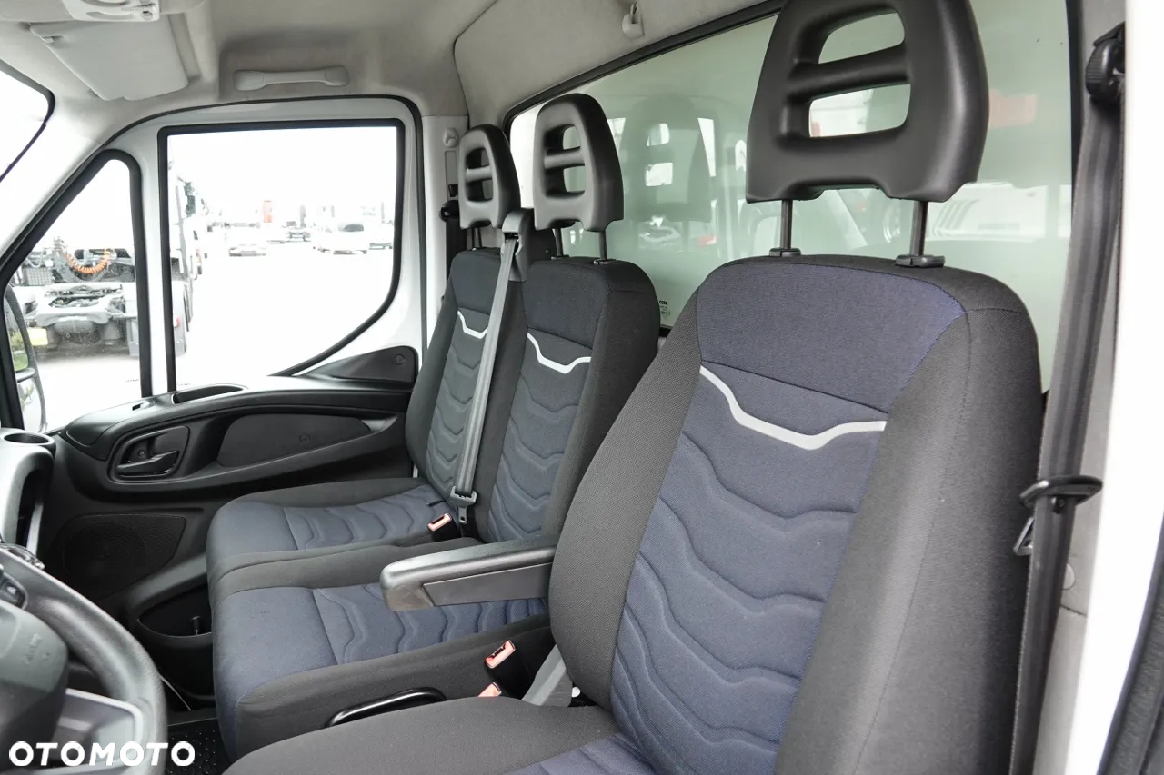 Iveco DAILY 3,0 D / KONTENER / 2020 ROK /BLIŹNIAK / SPROWADZONY / PO KONTRAKCIE SERWISOWYM - 23