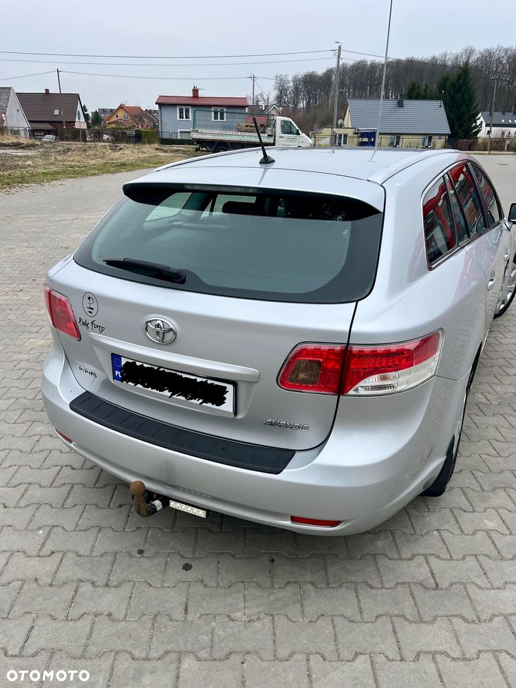 Toyota Avensis - 4