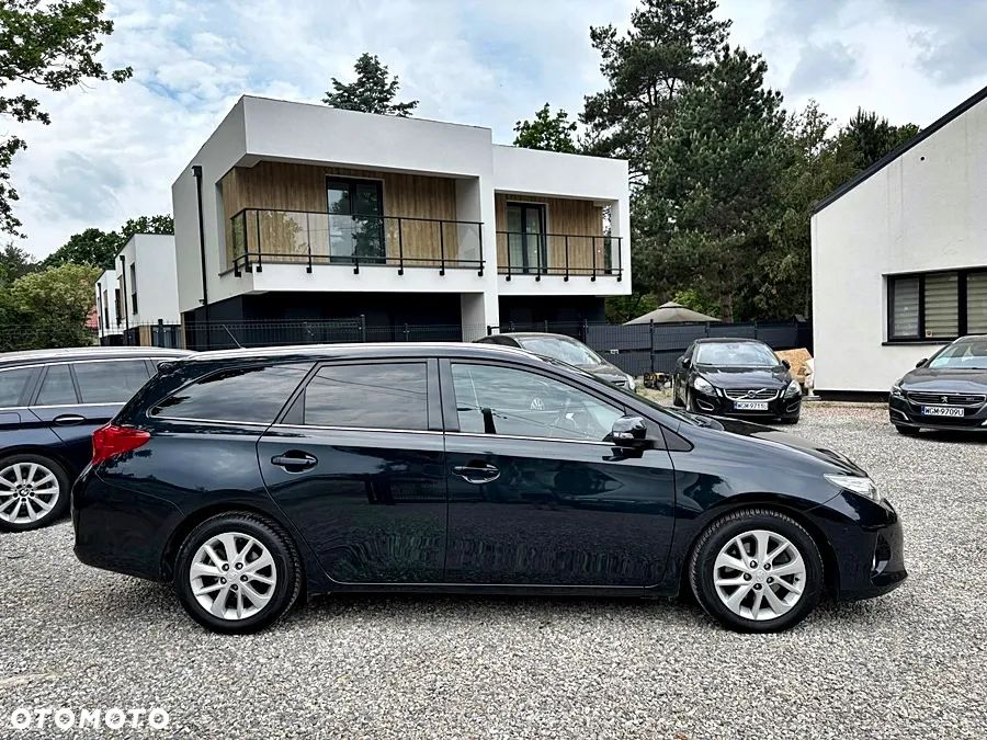 Toyota Auris 2.0 D-4D Executive - 7