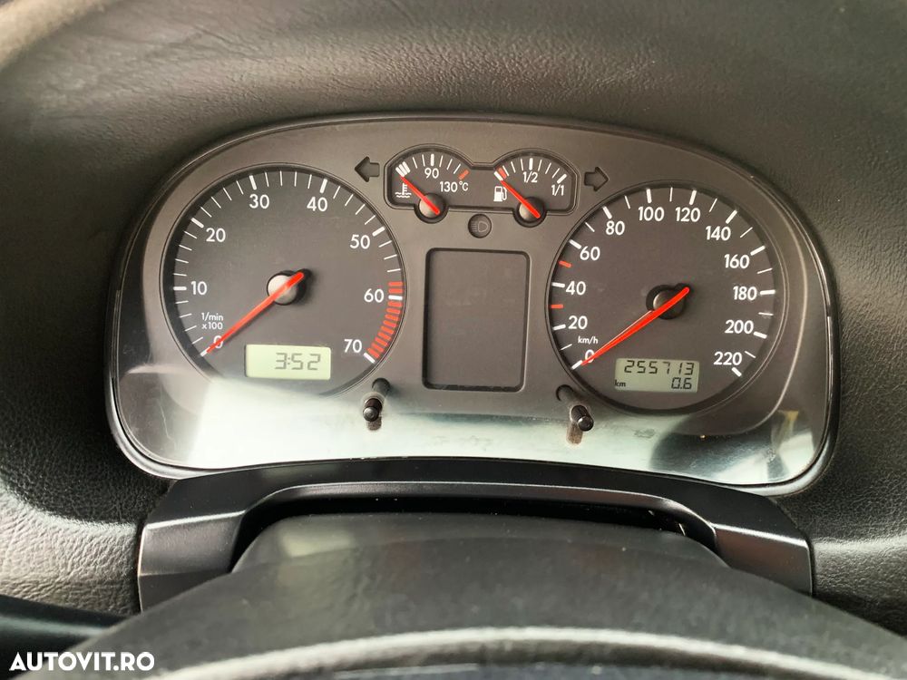 Volkswagen Golf - 18