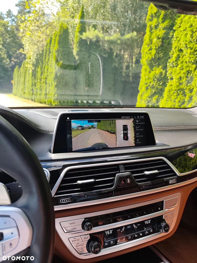 BMW Seria 7 750Li xDrive - 8