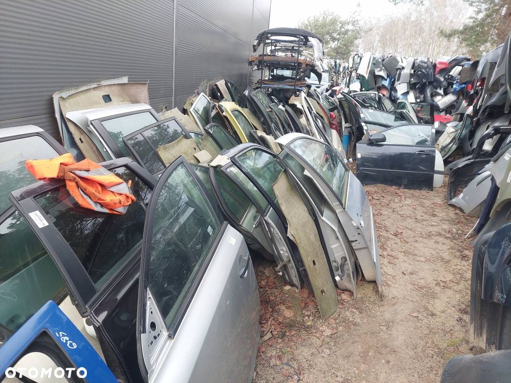 DRZWI KOMPLETNE PRAWY TYŁ AUDI A3 8P LIFT LS9R HATCHBACK 5D - 6