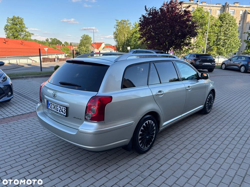 Toyota Avensis 1.8 VVT-i Executive - 11