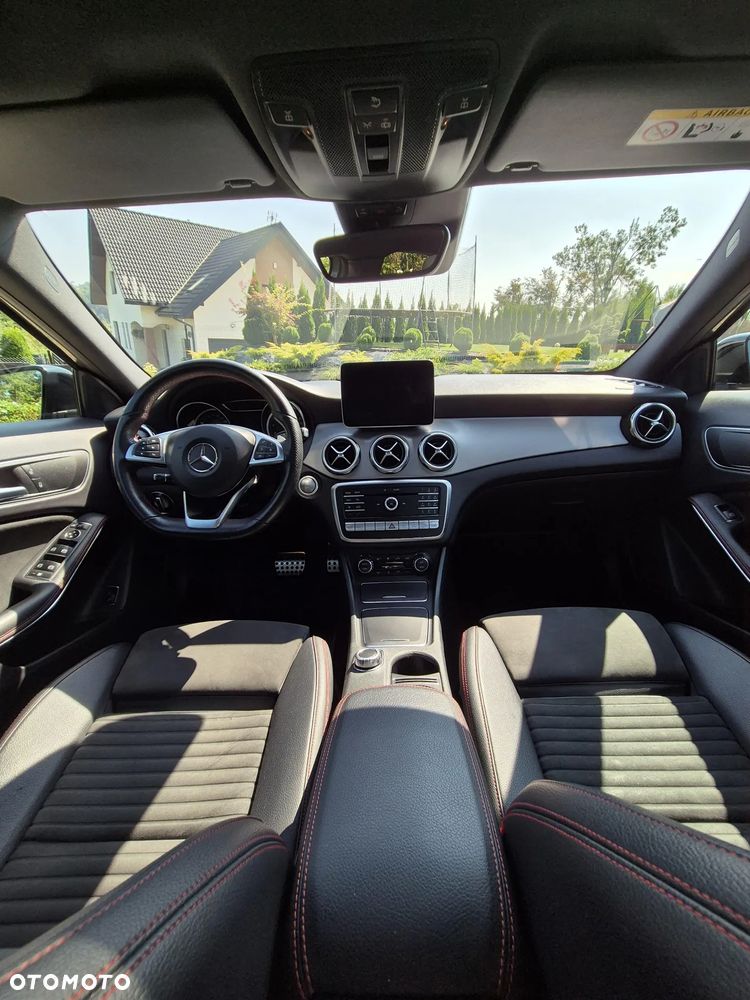 Mercedes-Benz GLA - 14