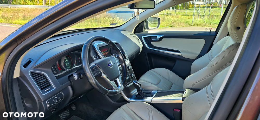Volvo XC 60 D5 AWD Summum - 12