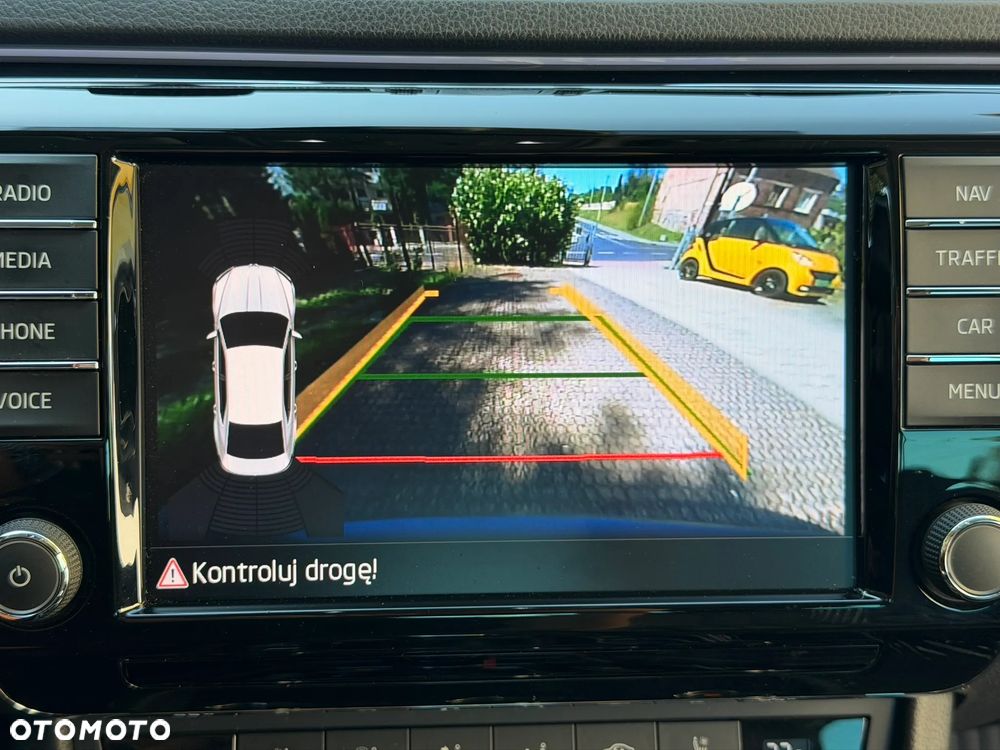 Skoda Superb 2.0 TDI L&K DSG - 16