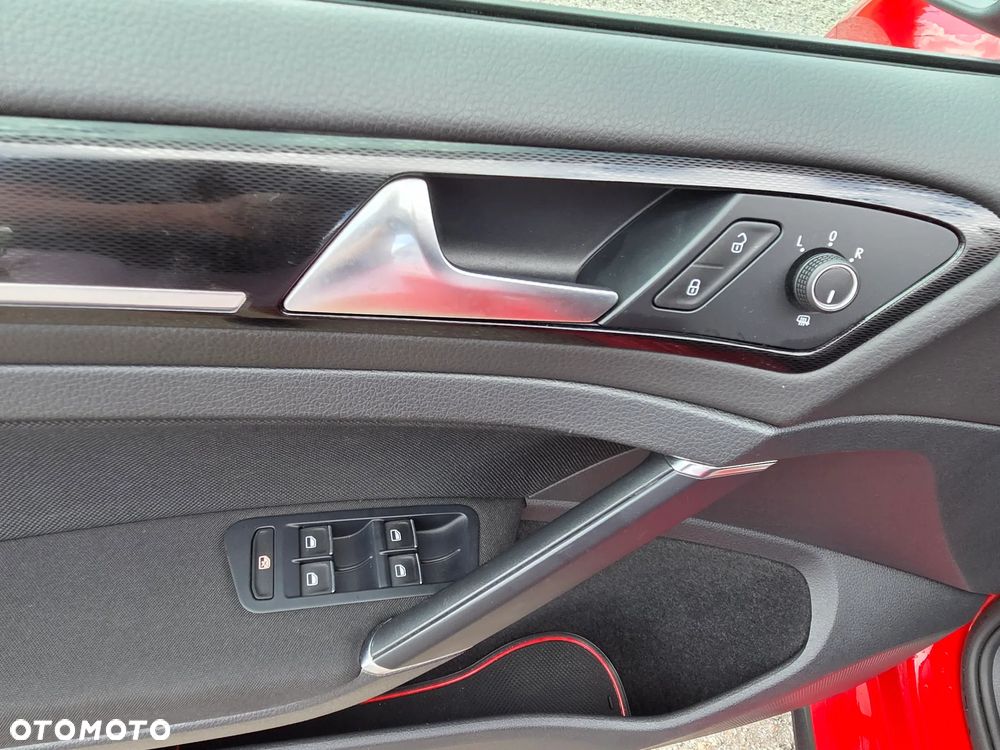 Volkswagen Golf GTI (BlueMotion Technology) DSG - 23