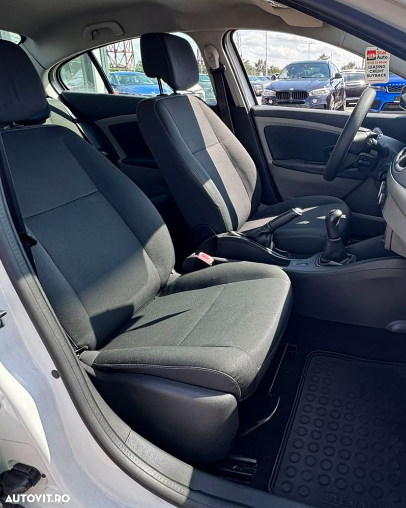 Renault Fluence 1.6 16V Authentique - 11