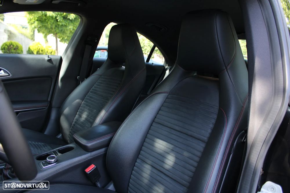 Mercedes-Benz CLA 180 d AMG Line - 12
