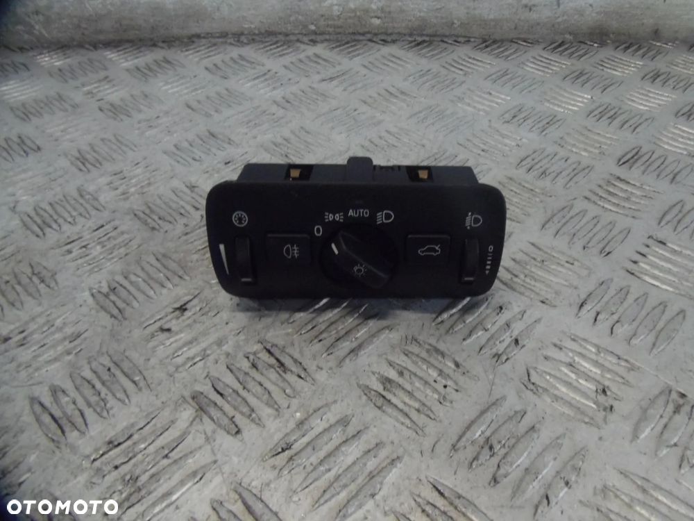 VOLVO V40 D3 014R PRZEŁĄCZNIK ŚWIATEŁ 30739425 - 1
