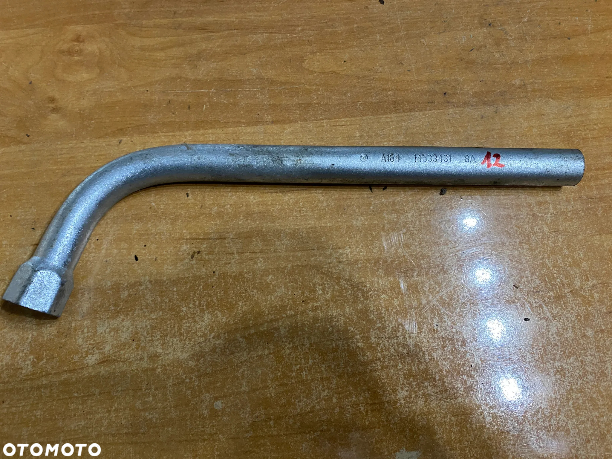 KLUCZ DO KÓŁ HAK HOLOWNICZY UCHO VW MERCEDES BMW OPEL FORD ITP. - 23