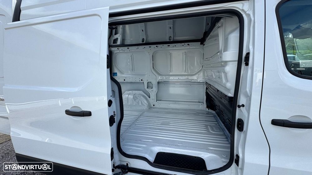 Renault Trafic 2.0 dCi L1 H2 Fase III - 25