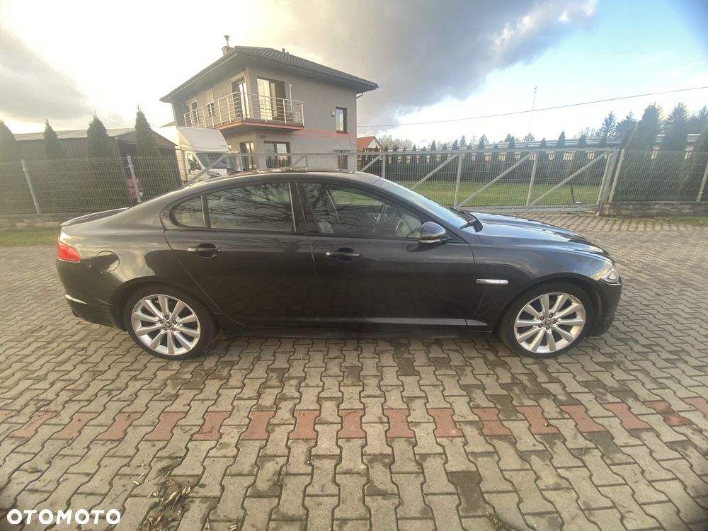 Jaguar XF 2.2 D Luxury - 4