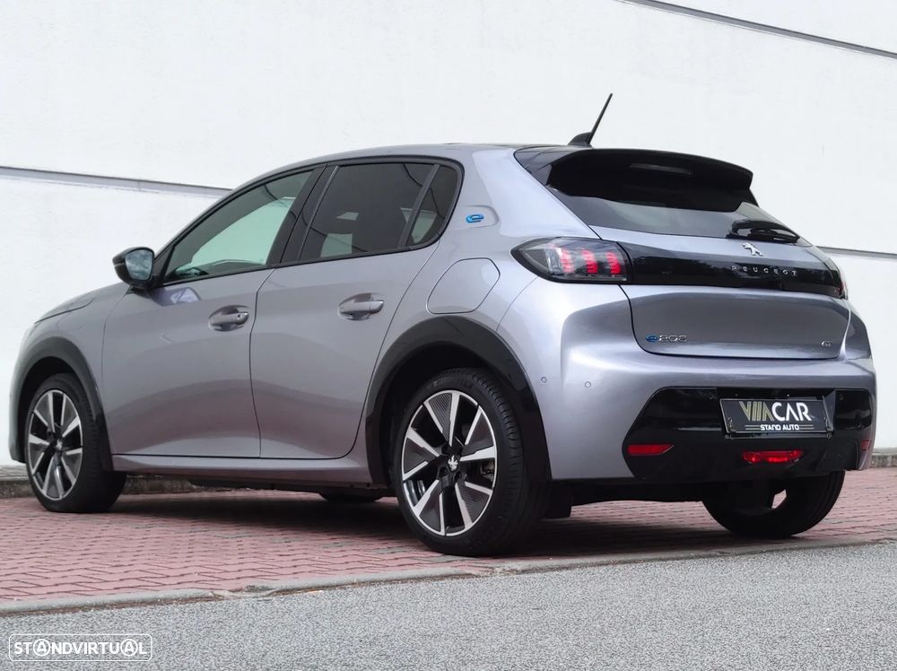 Peugeot e-208 GT - 12
