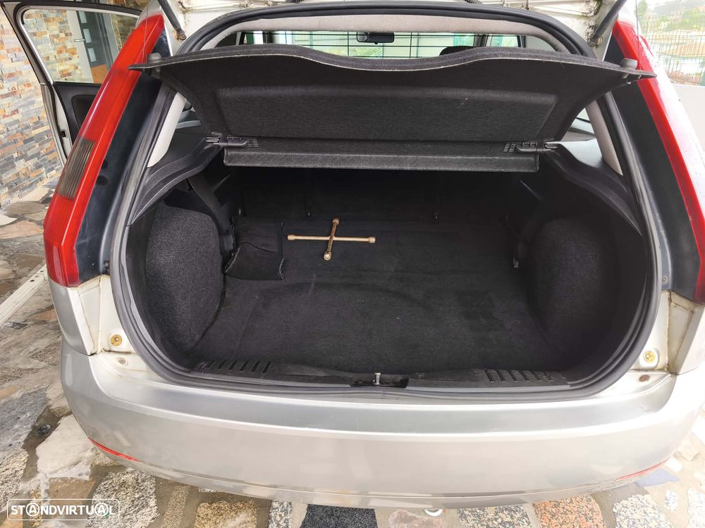 Ford Fiesta 1.4 TDCI - 11