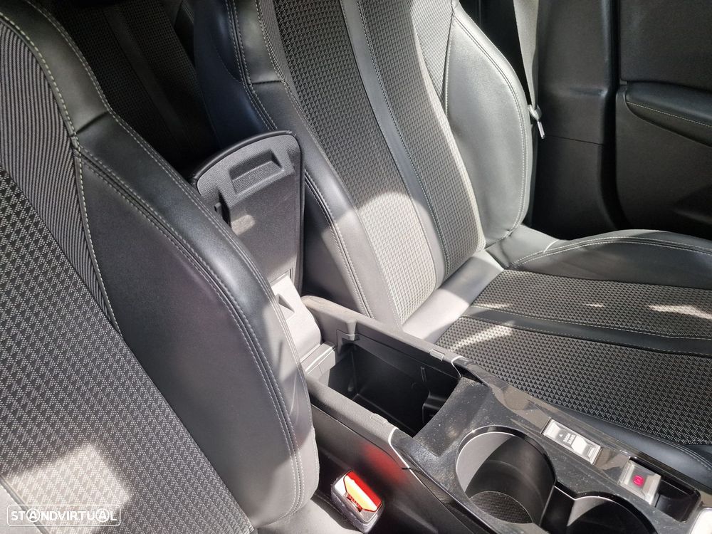 Peugeot 2008 1.2 PureTech GT - 24