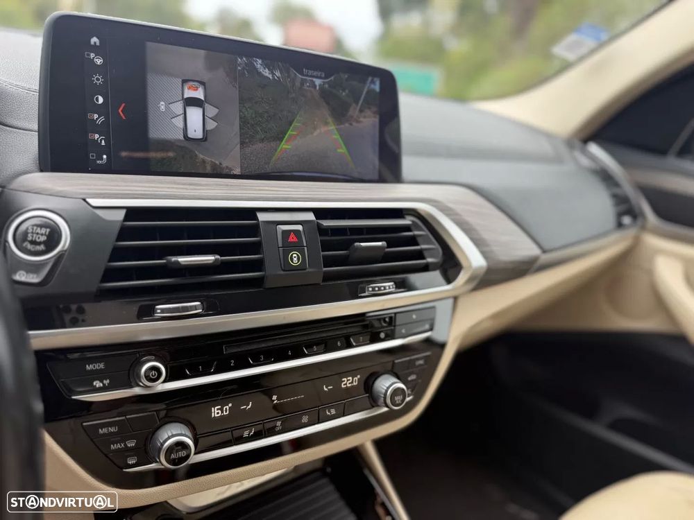 BMW X3 20 d xDrive Line Luxury - 17