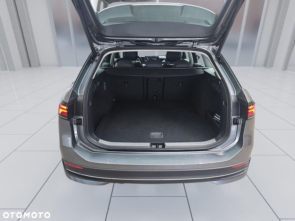 Volkswagen Passat - 19