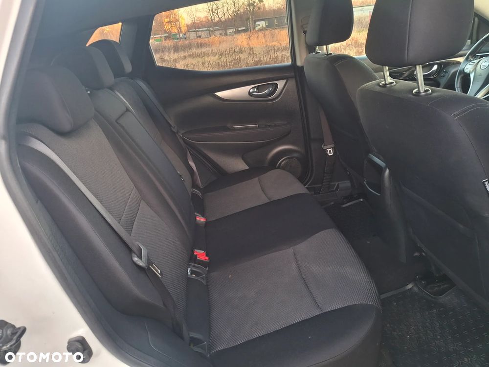 Nissan Qashqai 1.5 dCi N-Connecta - 26