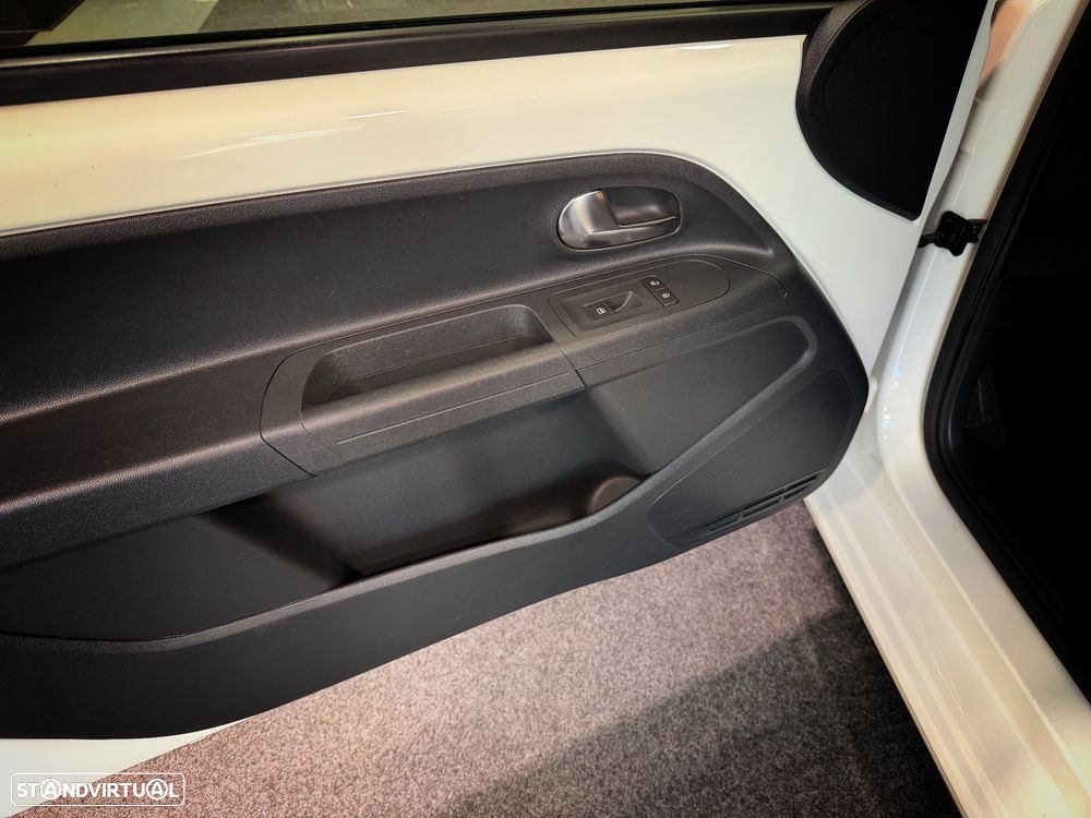 VW Up! 1.0 BlueMotion Move Auto - 20