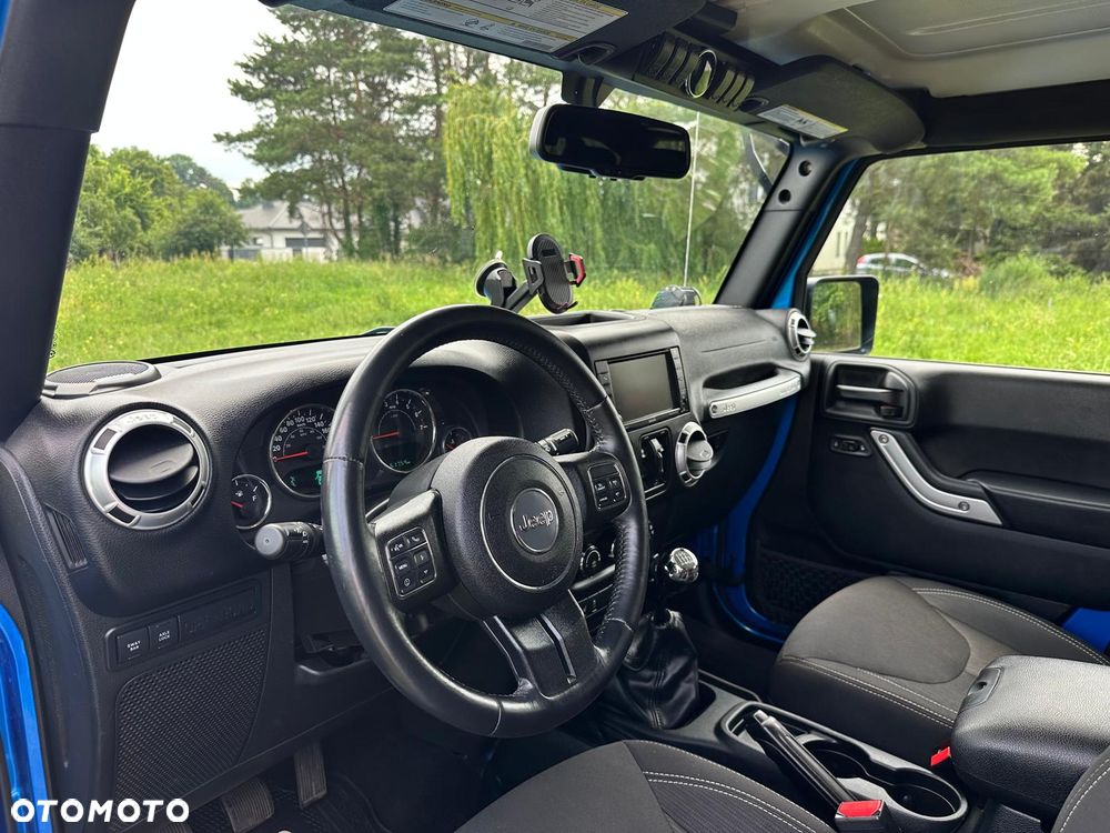 Jeep Wrangler - 11