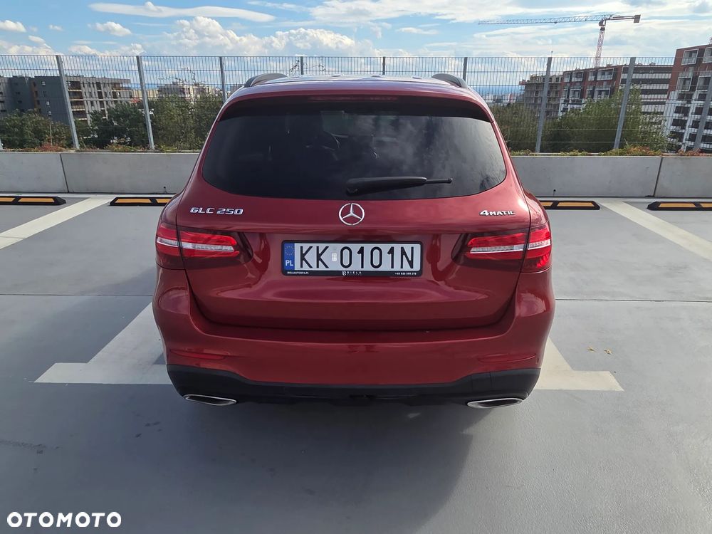 Mercedes-Benz GLC - 12
