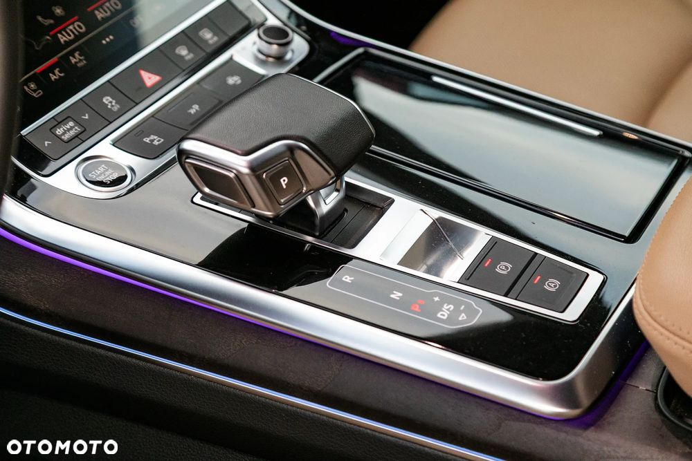 Audi Q8 - 25