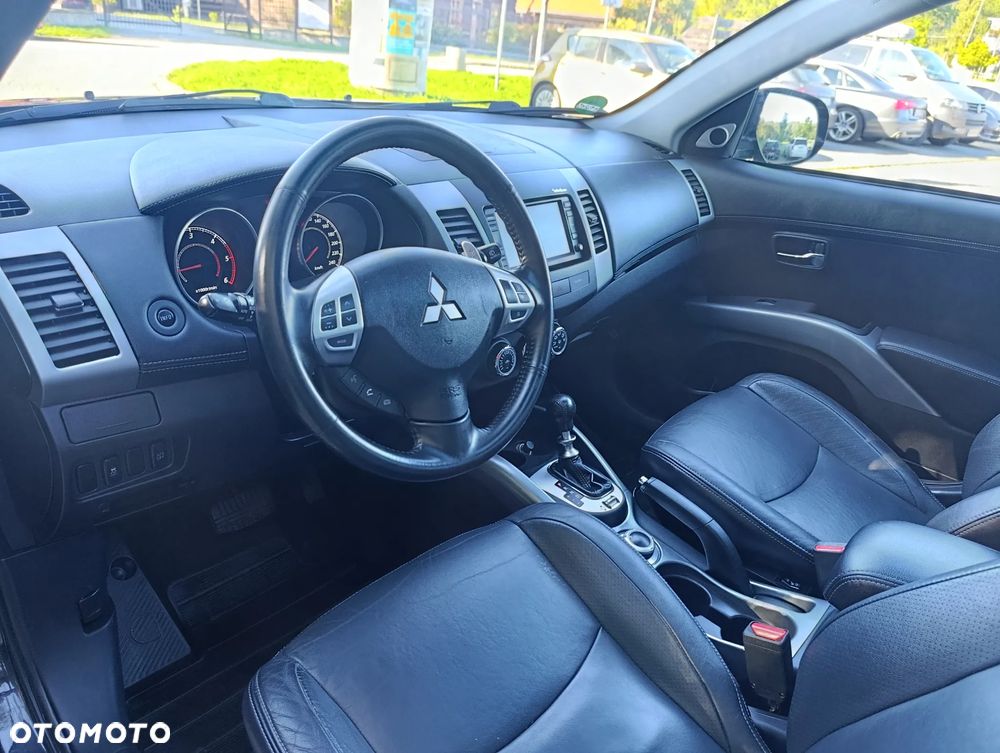Mitsubishi Outlander 2.2 DI-D 4WD Automatik Invite - 13