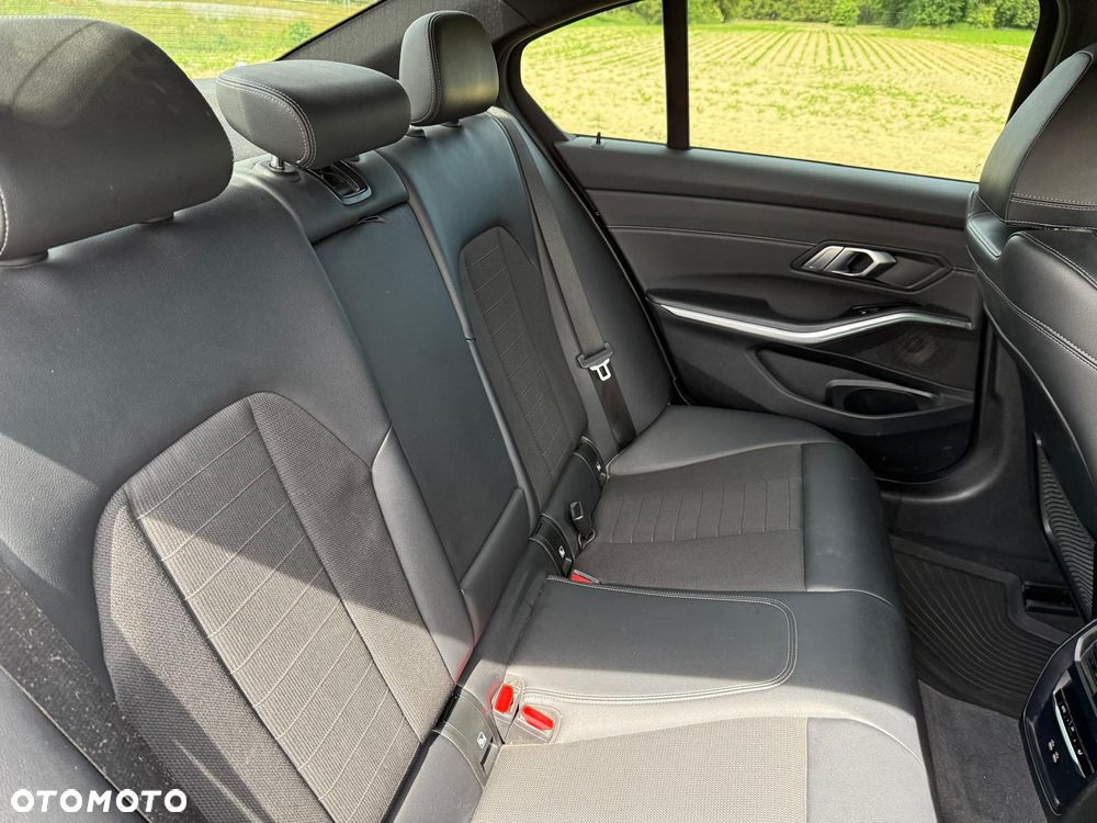 BMW Seria 3 - 21