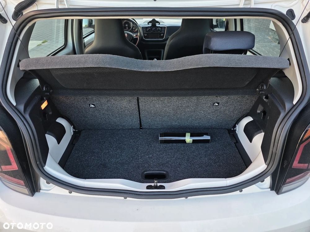 Volkswagen up! 1.0 high - 17