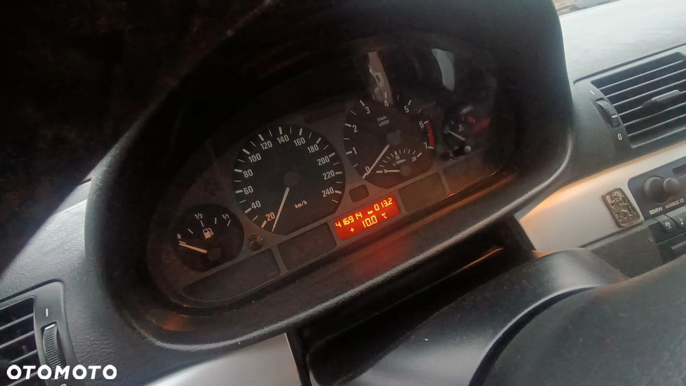 BMW Seria 3 320i - 25