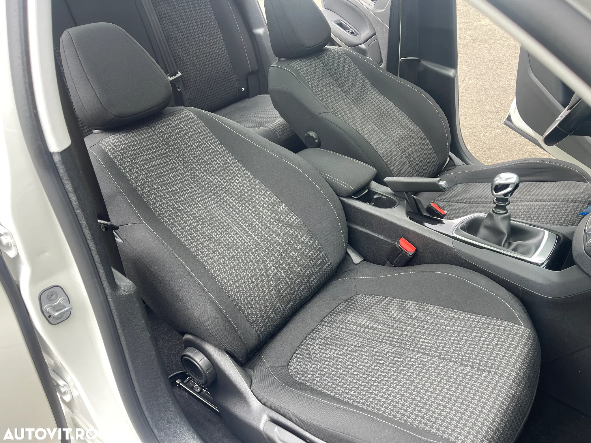 Peugeot 308 SW BlueHDi 120 Stop & Start Business-Line - 11