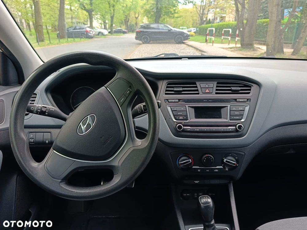 Hyundai i20 blue 1.2 Classic - 8