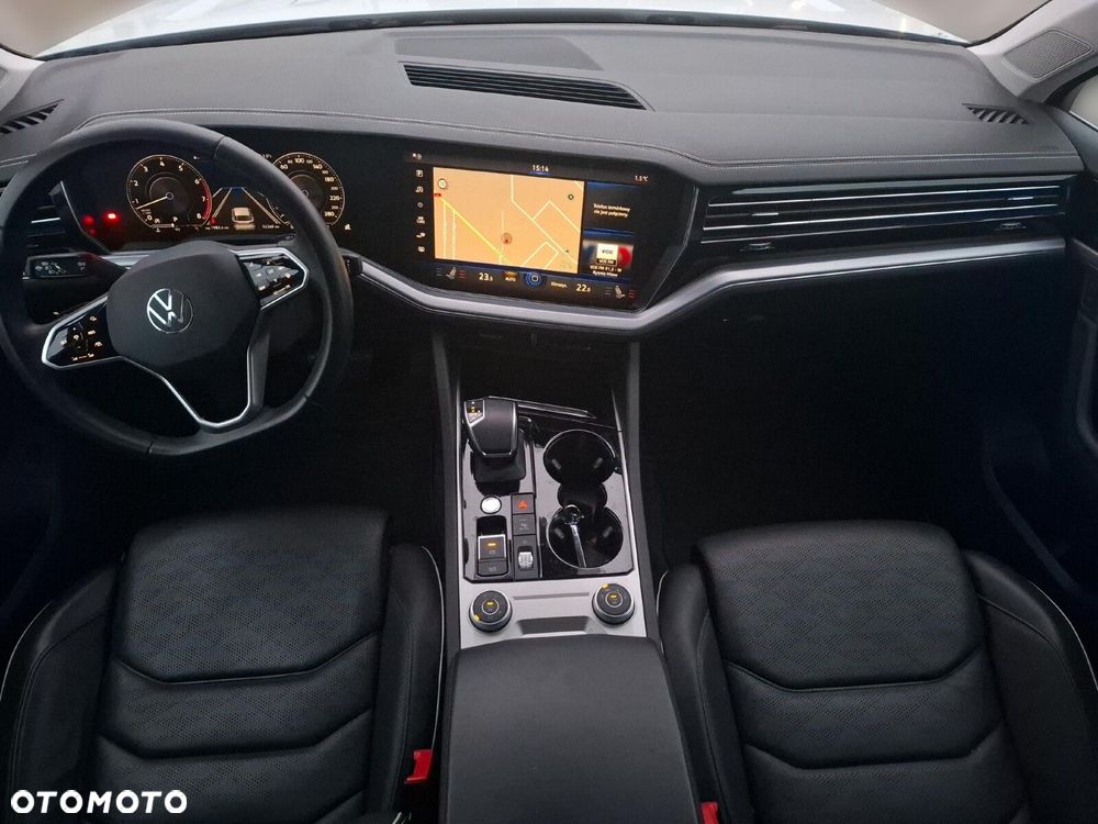 Volkswagen Touareg - 12