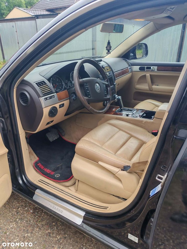 Volkswagen Touareg - 2