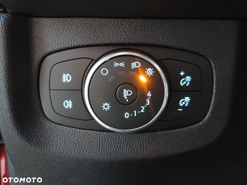 Ford Tourneo Courier - 17