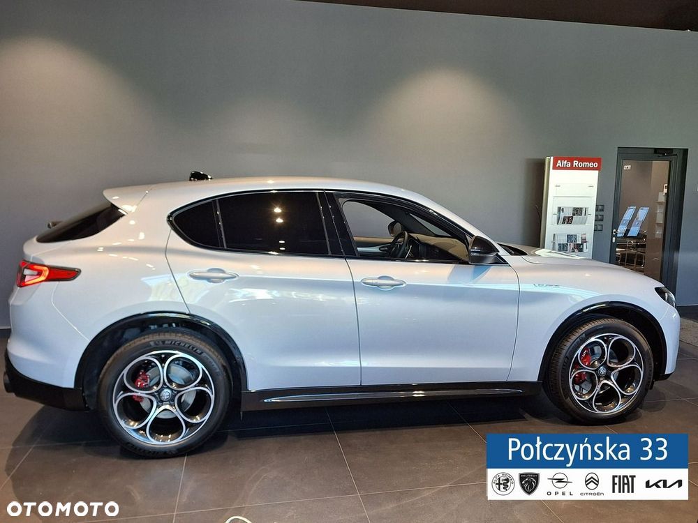 Alfa Romeo Stelvio - 8