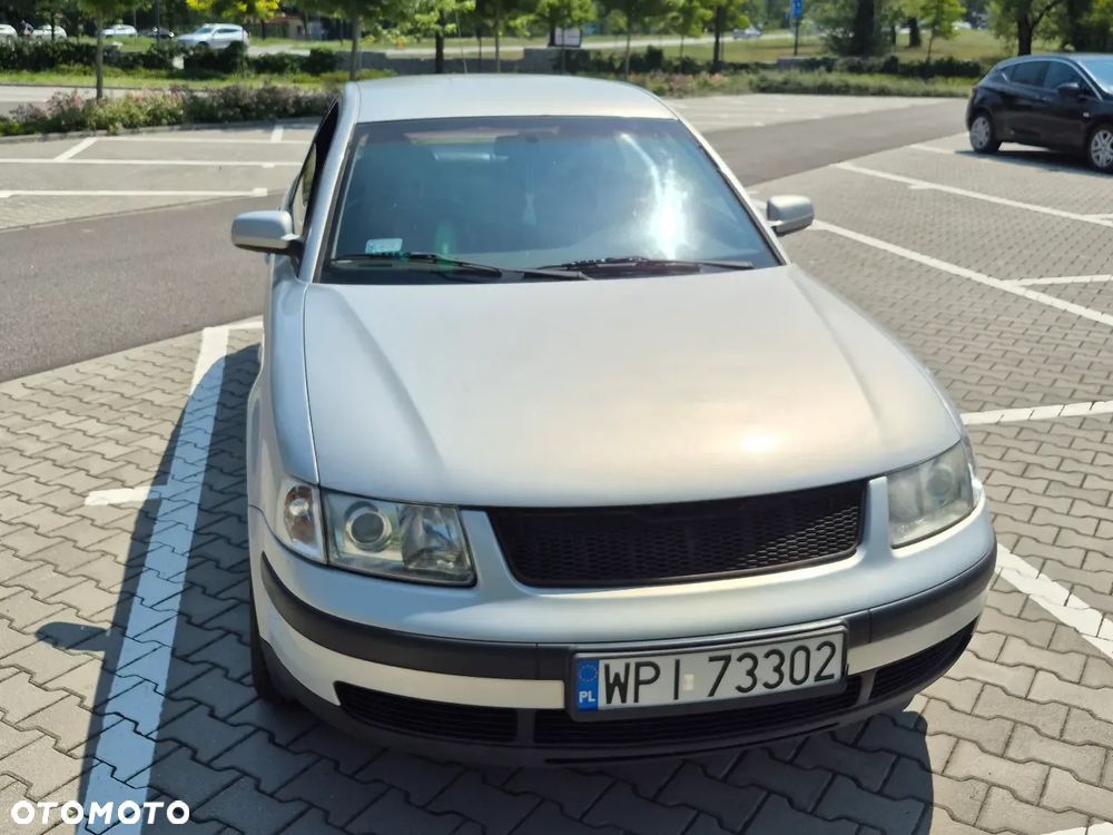 Volkswagen Passat 1.6 Comfortline - 13