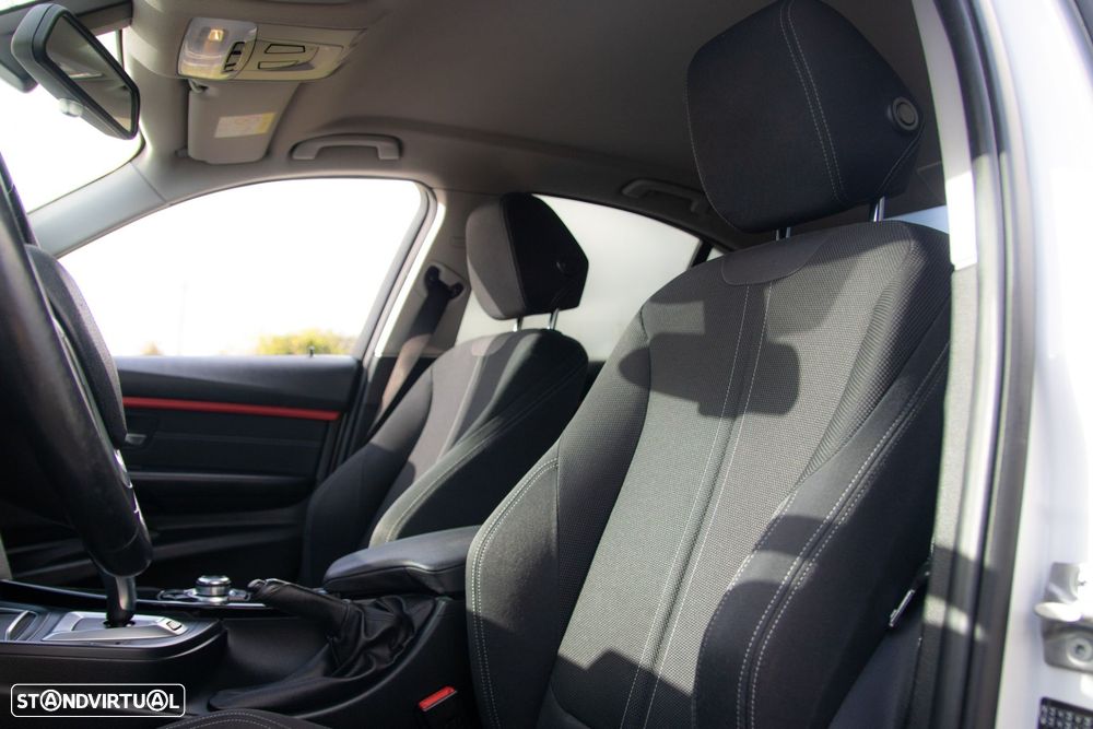 BMW 330 e iPerformance Line Sport - 38