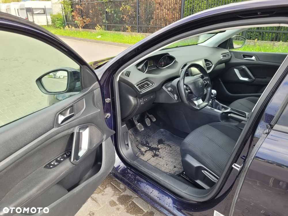 Peugeot 308 1.2 PureTech Allure S&S - 9
