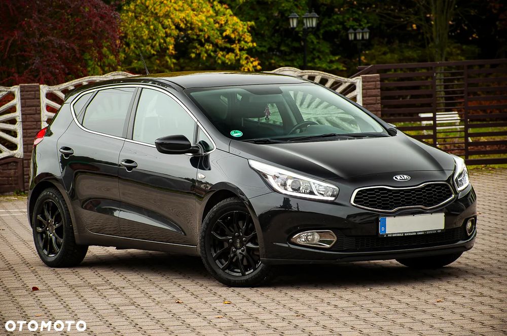 Kia Ceed 1.4 CVVT ISG Dream Team Edition - 17