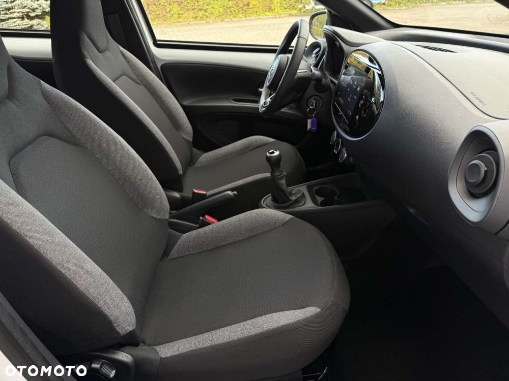 Toyota Aygo X 1.0 VVT-i X-play - 29